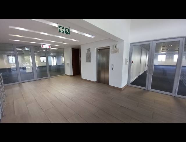 1,425M² OFFICE TO LET IN BRYANSTON